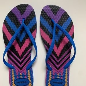 Havaianas slim blue tribal NWT